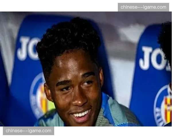 恩德里克不排除留在里昂，皇马考虑延长租借协议